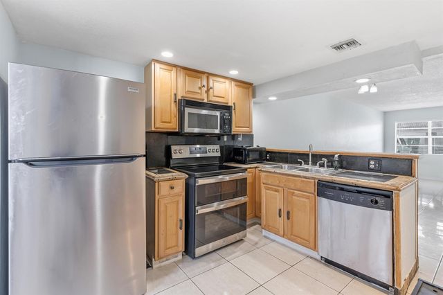 3777 NW 78th Avenue 1b, Davie, FL 33024
