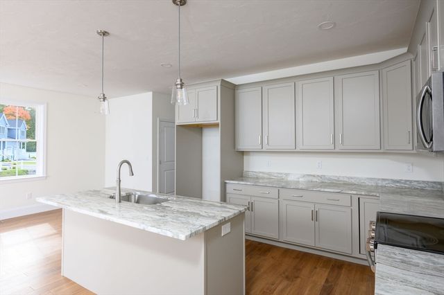 7 Hayford Trail 12, Hanson, MA 02341