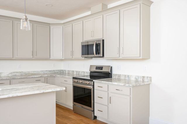 7 Hayford Trail 12, Hanson, MA 02341