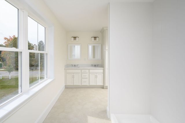 7 Hayford Trail 12, Hanson, MA 02341