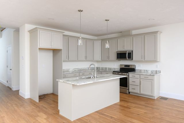 7 Hayford Trail 12, Hanson, MA 02341