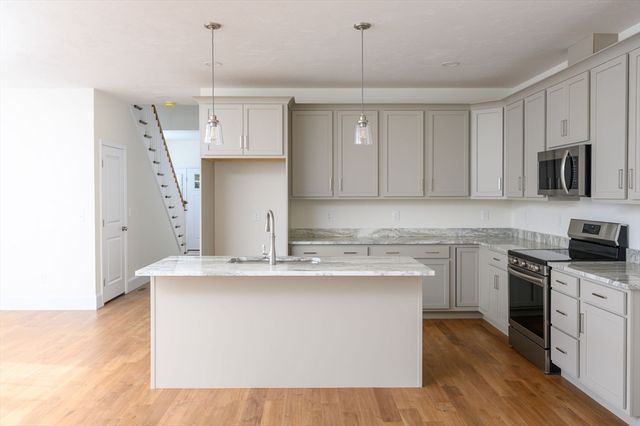 7 Hayford Trail 12, Hanson, MA 02341