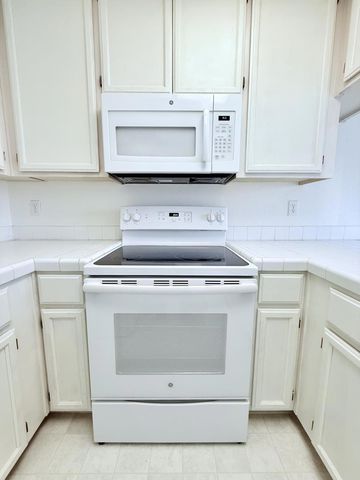 106 Sunnyhills Court, Milpitas, CA 95035