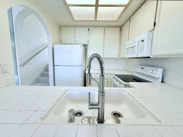 106 Sunnyhills Court, Milpitas, CA 95035