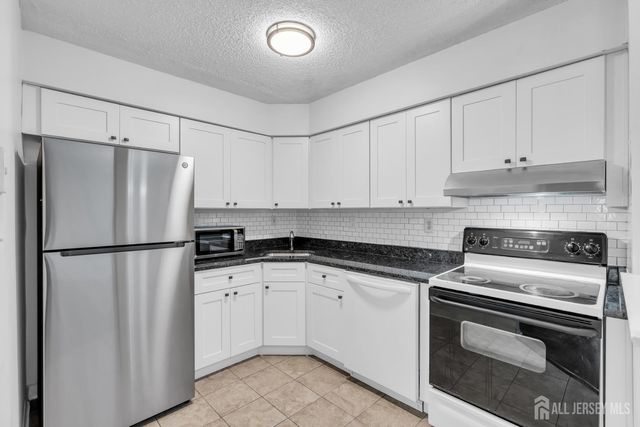 1719 Aspen Drive, Plainsboro, NJ 08536