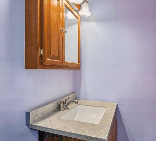 100 West St, Lowell, MA 01850