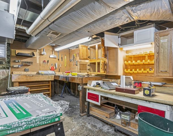 100 West St, Lowell, MA 01850