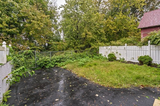 100 West St, Lowell, MA 01850