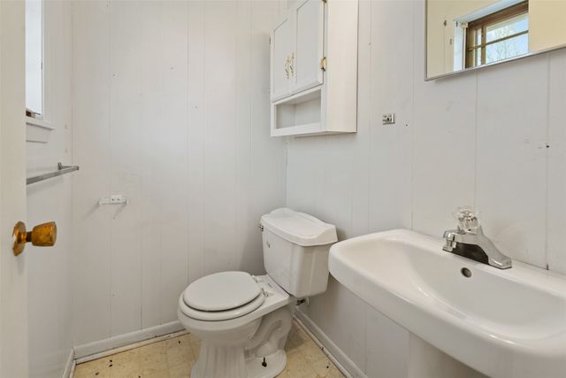 230 Nichols Drive, Canton, TX 75103