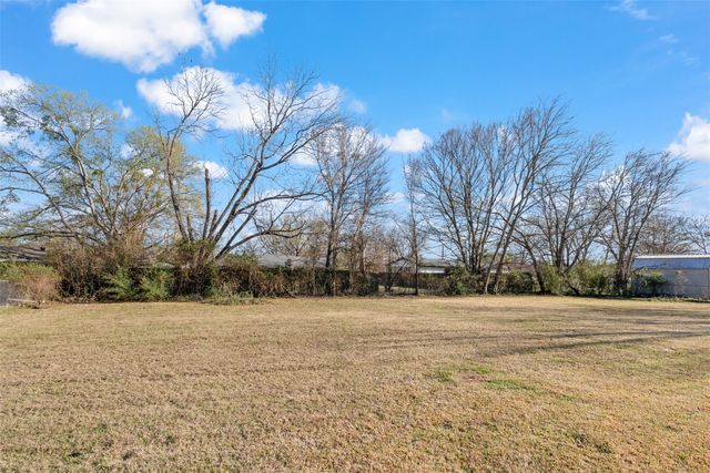 230 Nichols Drive, Canton, TX 75103