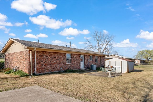 230 Nichols Drive, Canton, TX 75103