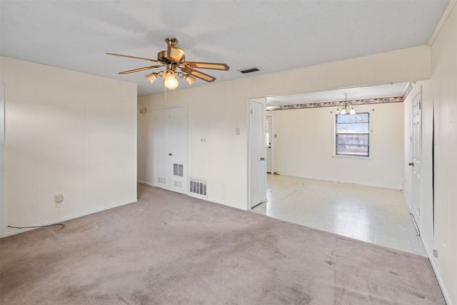 230 Nichols Drive, Canton, TX 75103