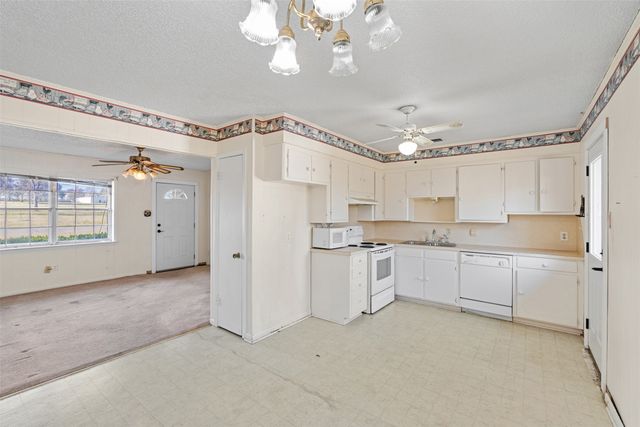 230 Nichols Drive, Canton, TX 75103