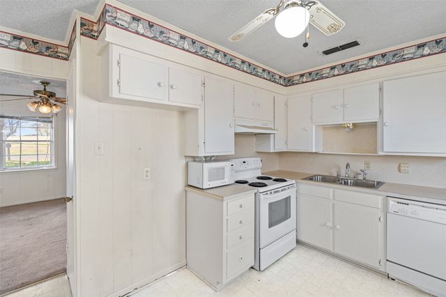 230 Nichols Drive, Canton, TX 75103