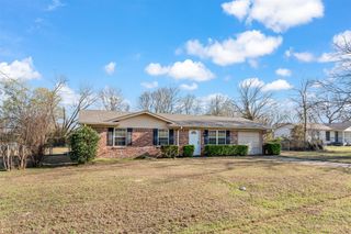 230 Nichols Drive, Canton, TX 75103