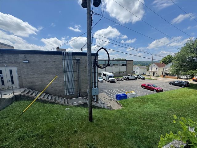 831 Harrison Street, New Castle, PA 16101