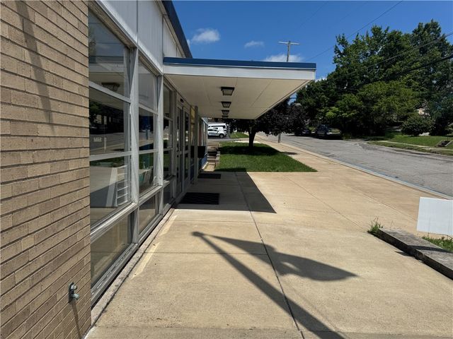 831 Harrison Street, New Castle, PA 16101