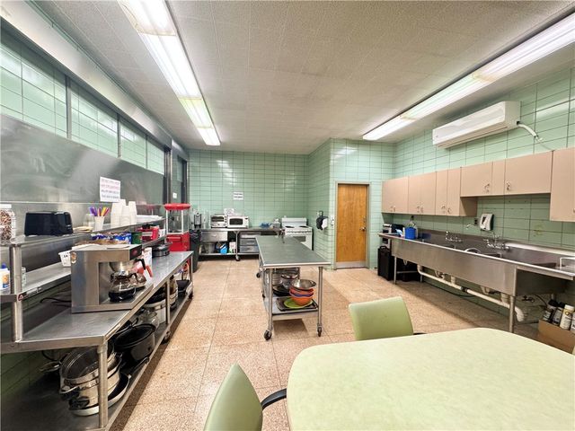 831 Harrison Street, New Castle, PA 16101