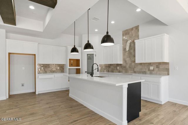 3760 Peak Place, El Paso, TX 79938