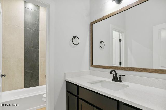 3760 Peak Place, El Paso, TX 79938