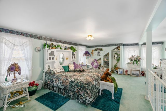 332 Main St, Wardner, ID 83837