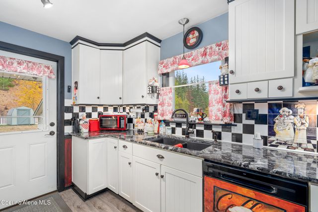 332 Main St, Wardner, ID 83837