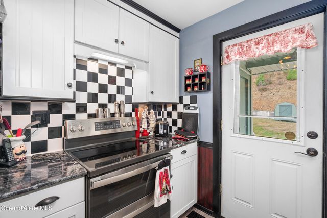 332 Main St, Wardner, ID 83837