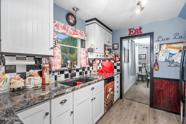 332 Main St, Wardner, ID 83837