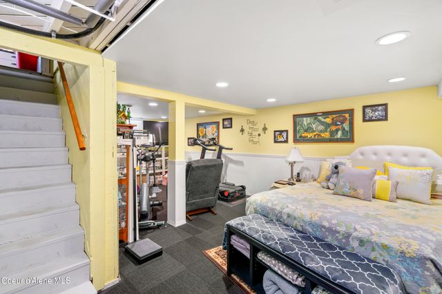 332 Main St, Wardner, ID 83837