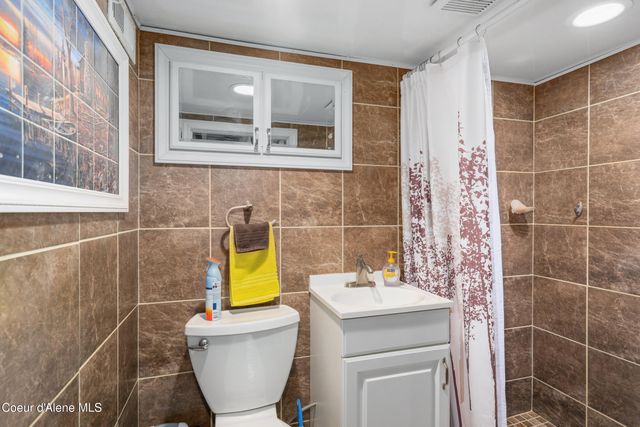 332 Main St, Wardner, ID 83837