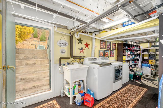 332 Main St, Wardner, ID 83837