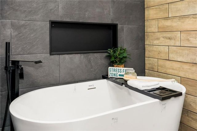 20513 Lowemont Road, Easton, KS 66020