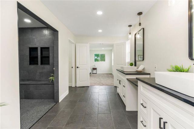 20513 Lowemont Road, Easton, KS 66020