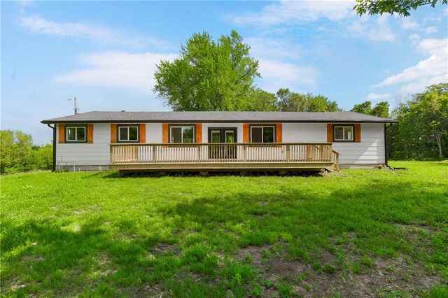 20513 Lowemont Road, Easton, KS 66020