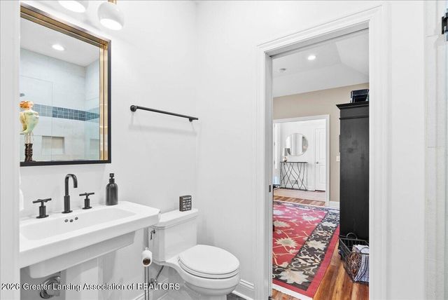 822 Laurelwood Drive, Lansing, MI 48917