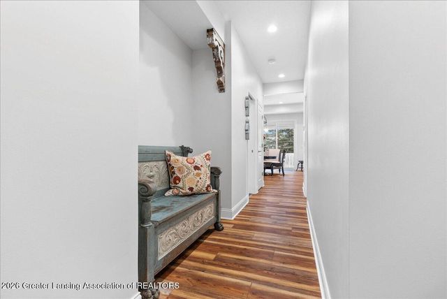 822 Laurelwood Drive, Lansing, MI 48917