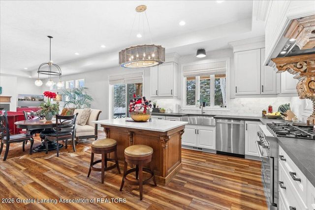 822 Laurelwood Drive, Lansing, MI 48917