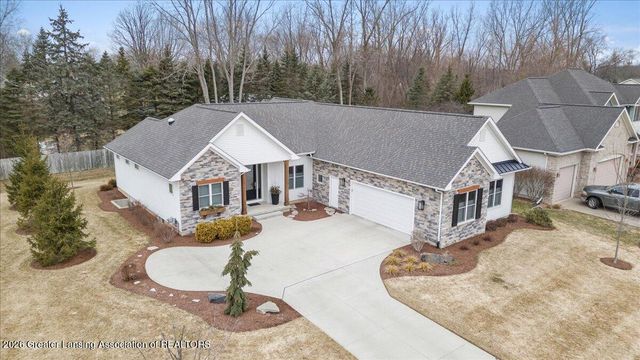 822 Laurelwood Drive, Lansing, MI 48917