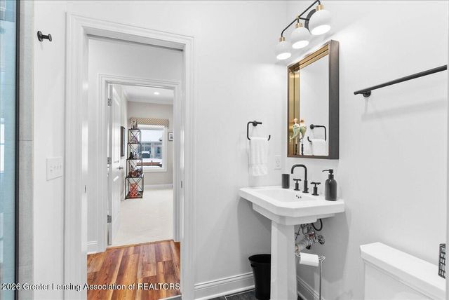 822 Laurelwood Drive, Lansing, MI 48917