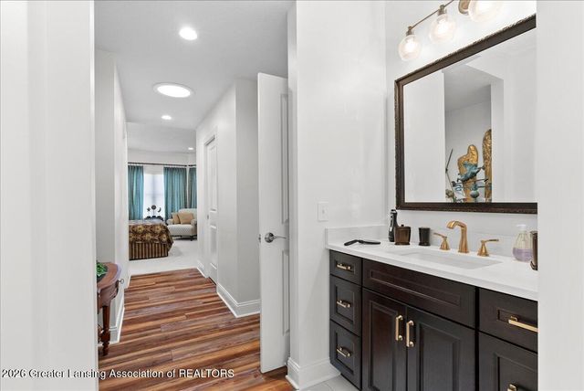 822 Laurelwood Drive, Lansing, MI 48917