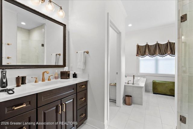 822 Laurelwood Drive, Lansing, MI 48917