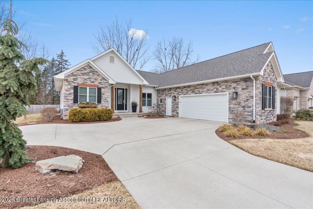 822 Laurelwood Drive, Lansing, MI 48917