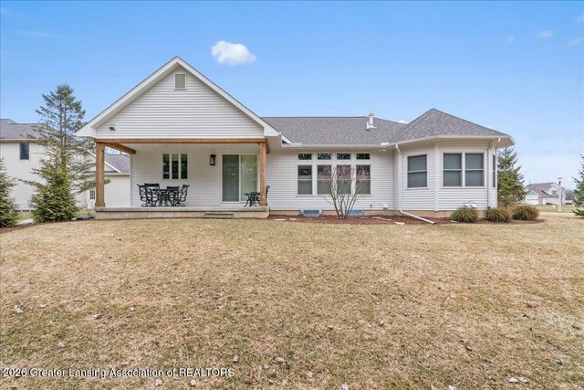 822 Laurelwood Drive, Lansing, MI 48917