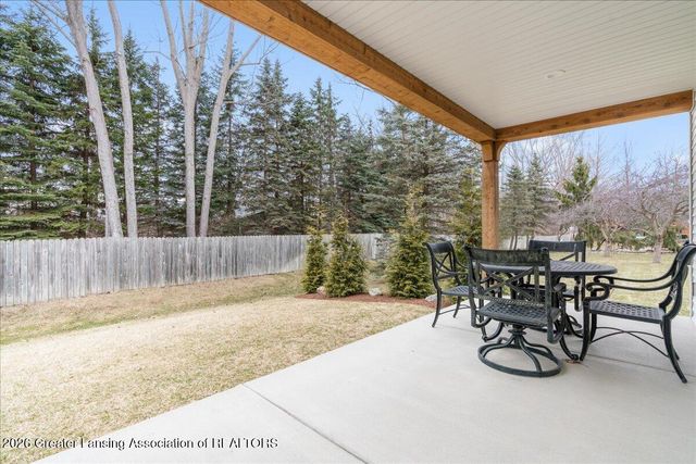 822 Laurelwood Drive, Lansing, MI 48917