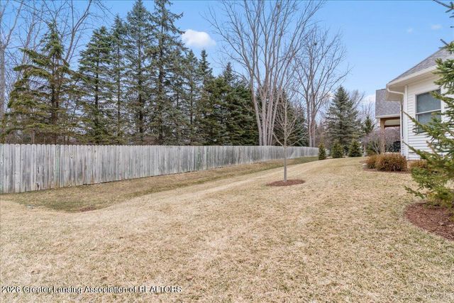 822 Laurelwood Drive, Lansing, MI 48917