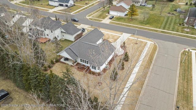 822 Laurelwood Drive, Lansing, MI 48917