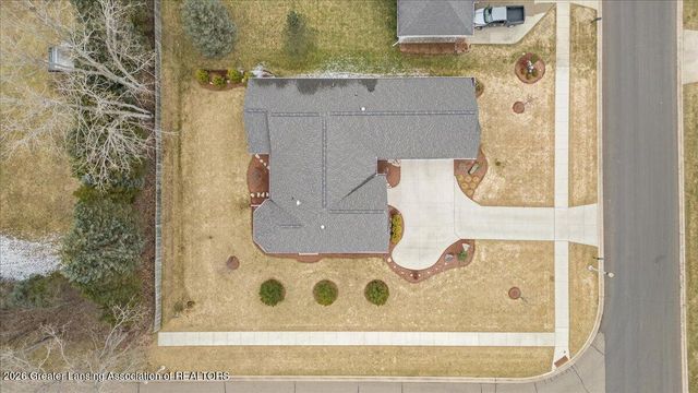 822 Laurelwood Drive, Lansing, MI 48917