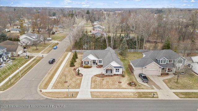 822 Laurelwood Drive, Lansing, MI 48917