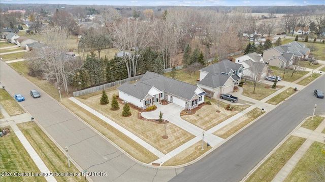 822 Laurelwood Drive, Lansing, MI 48917