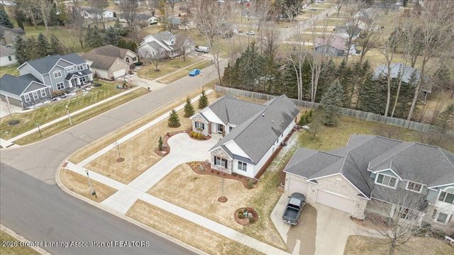 822 Laurelwood Drive, Lansing, MI 48917